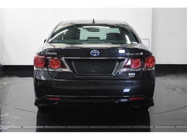 TOYOTA CROWN SEDAN HYBRID 4 2017 Image 31