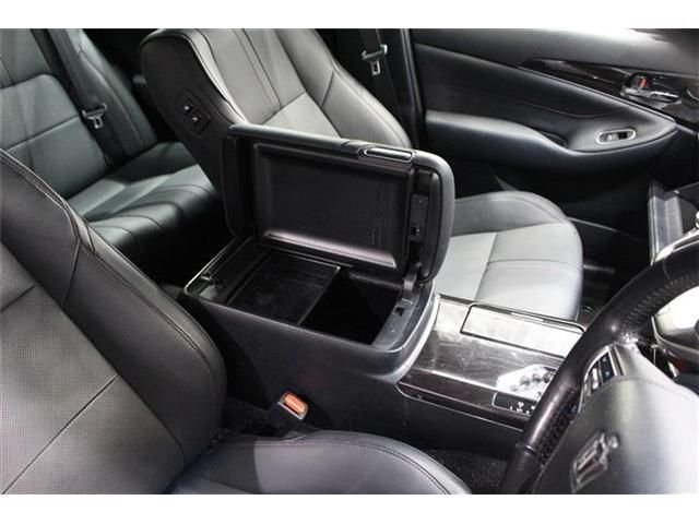 TOYOTA CROWN SEDAN HYBRID 4 2017 Image 31