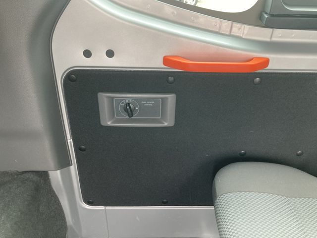 NISSAN NV350 CARAVAN WAGON 2017 Image 31