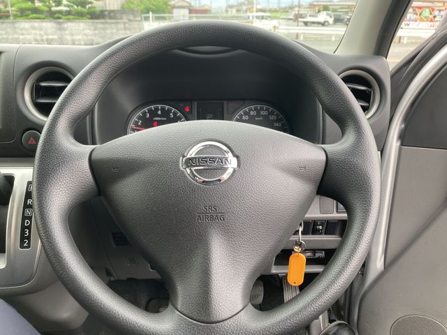 NISSAN NV350 CARAVAN WAGON 2017 Image 31