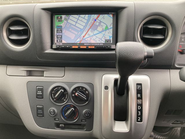 NISSAN NV350 CARAVAN WAGON 2017 Image 31