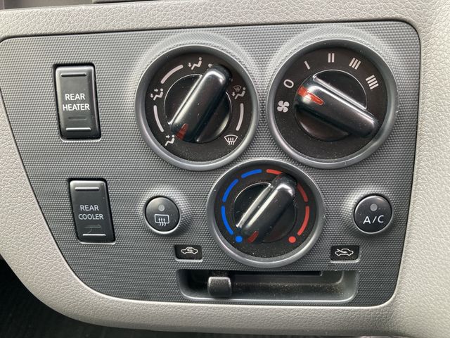 NISSAN NV350 CARAVAN WAGON 2017 Image 31