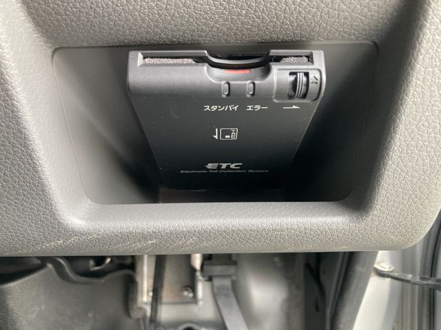 NISSAN NV350 CARAVAN WAGON 2017 Image 31