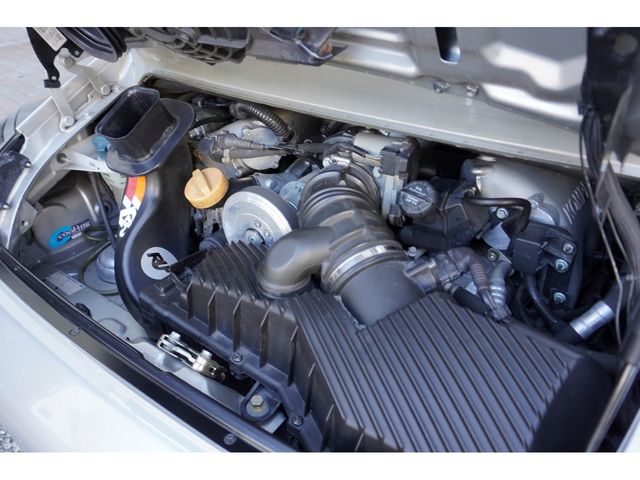 PORSCHE 911 2001 Image 31
