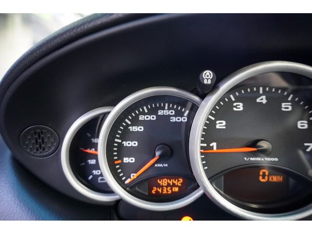 PORSCHE 911 2001 Image 31