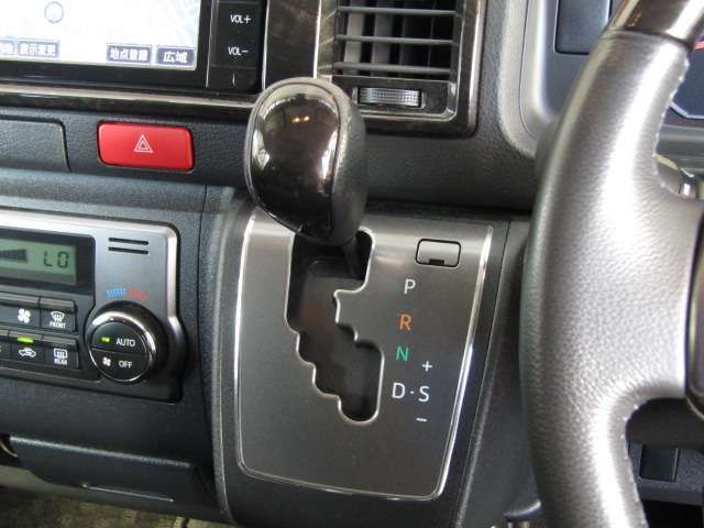 TOYOTA REGIUSACE VAN 2WD 2015 Image 31