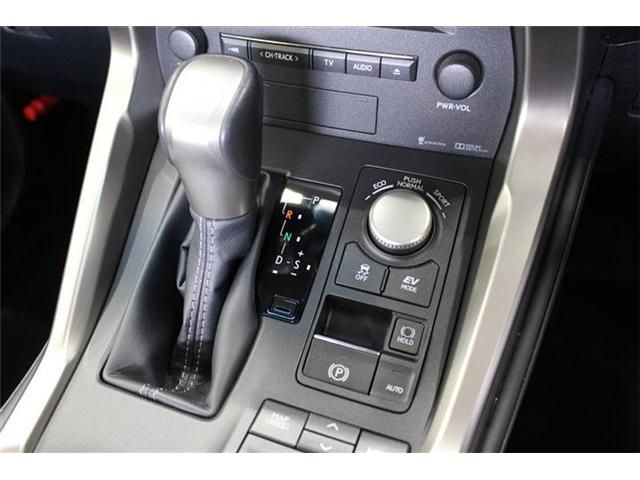 TOYOTA LEXUS NX300H AWD 2015 Image 31