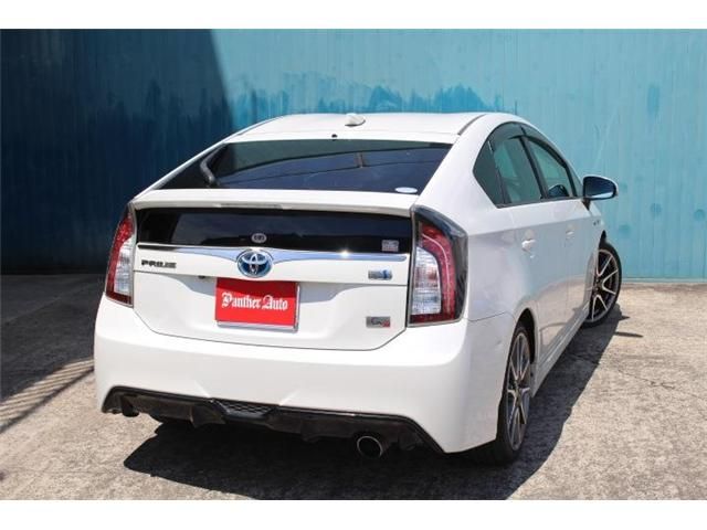 TOYOTA PRIUS 2012 Image 31