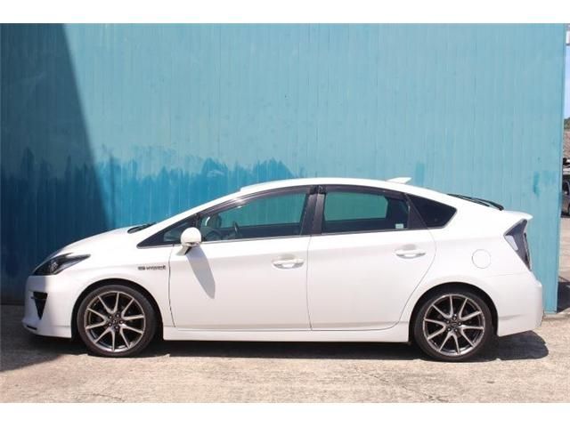 TOYOTA PRIUS 2012 Image 31