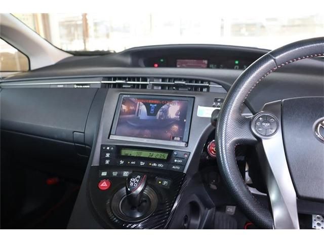 TOYOTA PRIUS 2012 Image 31