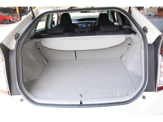 TOYOTA PRIUS 2012 Image 31