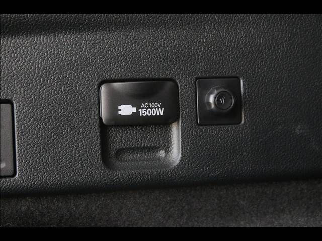 TOYOTA PRIUS PHV 2020 Image 31