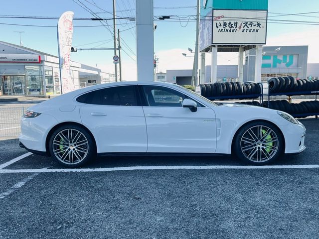 PORSCHE PANAMERA 2018 Image 31