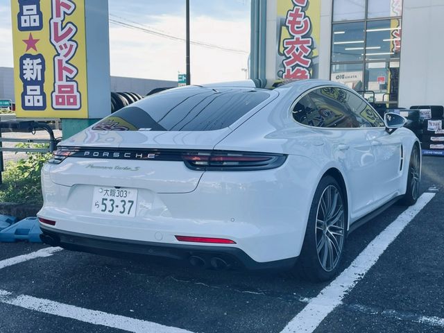 PORSCHE PANAMERA 2018 Image 31
