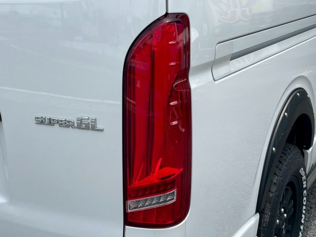 TOYOTA HIACE VAN 4WD 2023 Image 31