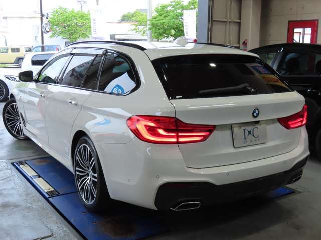 BMW 5SERIES TOURING 2017 Image 31