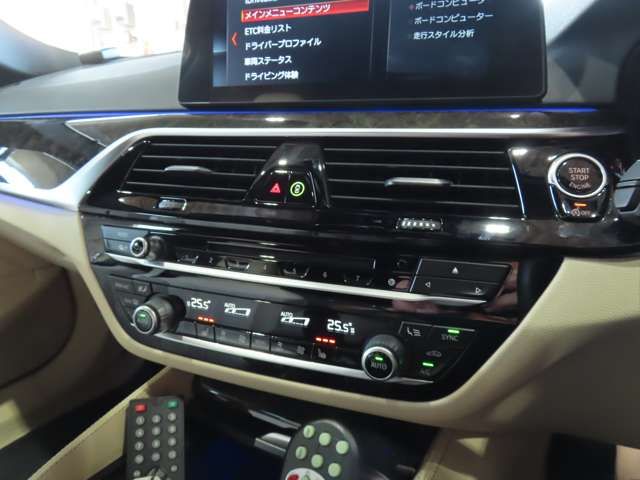 BMW 5SERIES TOURING 2017 Image 31