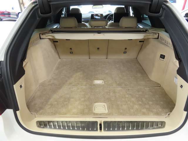 BMW 5SERIES TOURING 2017 Image 31