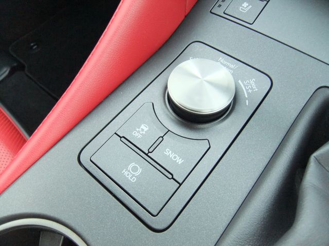 TOYOTA LEXUS RC350 2023 Image 31