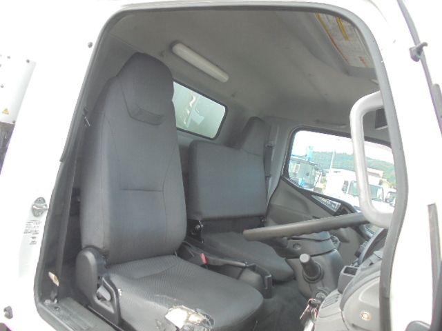 MITSUBISHI CANTER 2019 Image 31