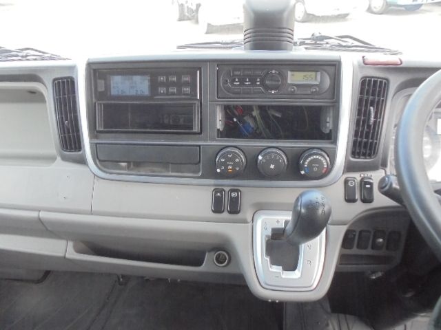 MITSUBISHI CANTER 2019 Image 31