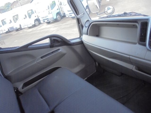 MITSUBISHI CANTER 2019 Image 31