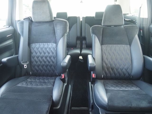 TOYOTA ALPHARD HYBRID 4WD 2016 Image 31