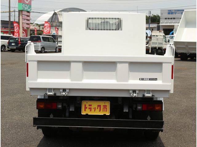 MITSUBISHI CANTER 2020 Image 31