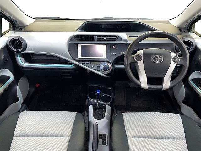 TOYOTA AQUA 2013 Image 31