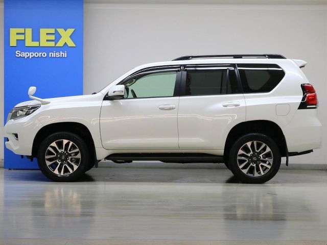 TOYOTA LANDCRUISER PRADO 2022 Image 31