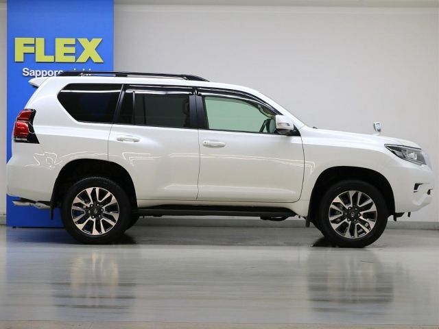 TOYOTA LANDCRUISER PRADO 2022 Image 31