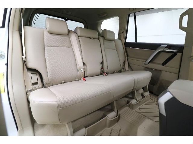 TOYOTA LANDCRUISER PRADO 2022 Image 31