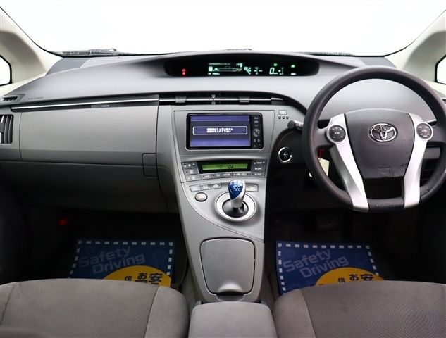 TOYOTA PRIUS 2011 Image 31