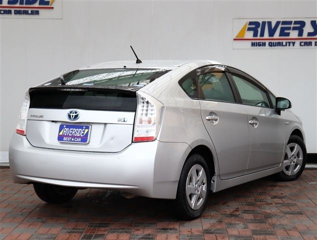 TOYOTA PRIUS 2011 Image 31