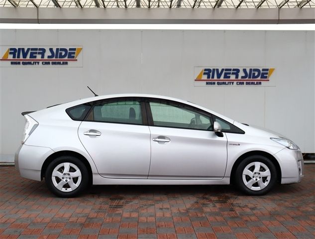 TOYOTA PRIUS 2011 Image 31