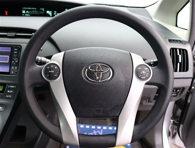 TOYOTA PRIUS 2011 Image 31