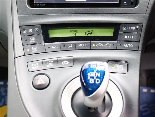 TOYOTA PRIUS 2011 Image 31