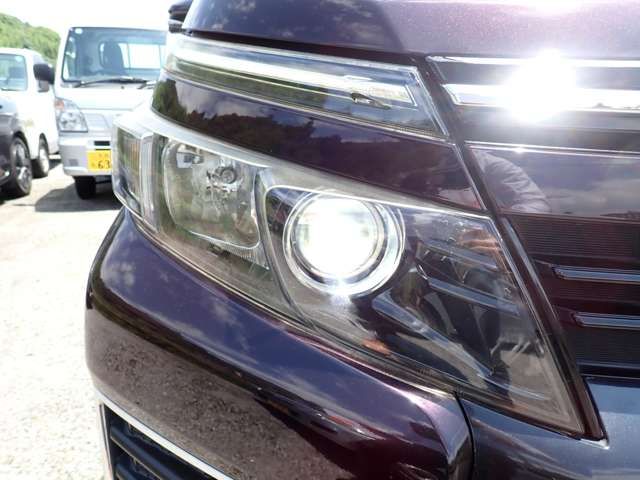 TOYOTA VOXY 2014 Image 31