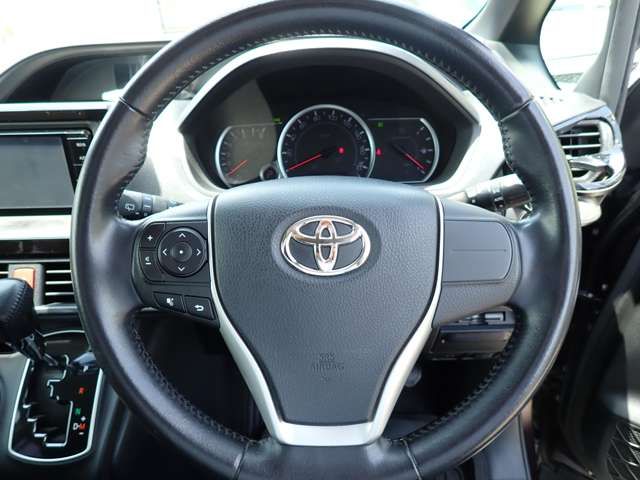 TOYOTA VOXY 2014 Image 31