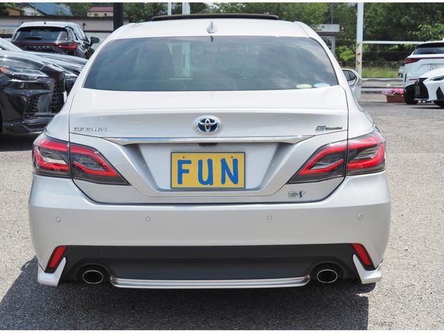 TOYOTA CROWN SEDAN HYBRID 2021 Image 31