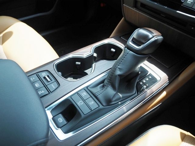 TOYOTA CROWN SEDAN HYBRID 2021 Image 31