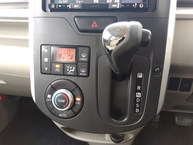 DAIHATSU TANTO 2015 Image 31