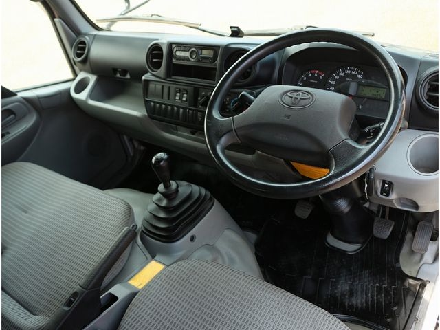 TOYOTA DYNA 2019 Image 31