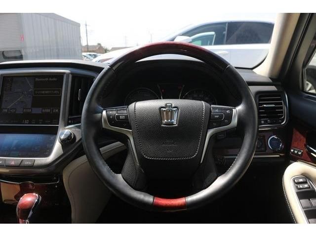 TOYOTA CROWN MAJESTA HYBRID 2014 Image 31