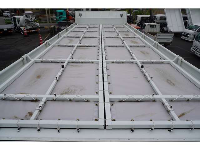 MITSUBISHI FUSOU SUPER GREAT 2025 Image 31