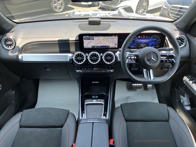 MERCEDES BENZ EQB 2025 Image 31