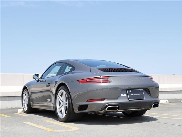 PORSCHE 911 2019 Image 31