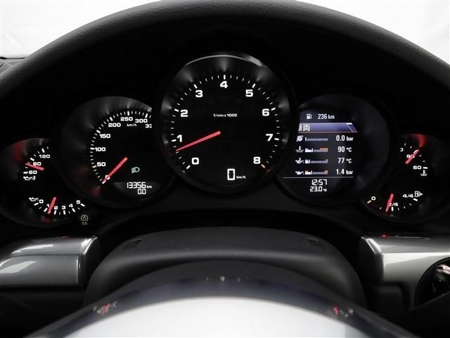 PORSCHE 911 2019 Image 31