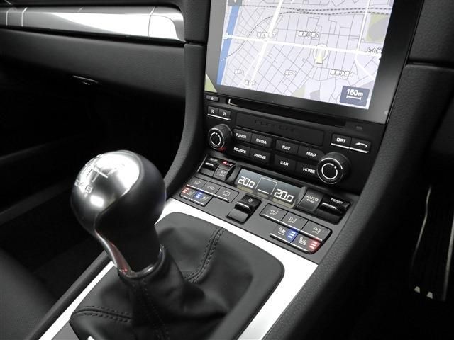 PORSCHE 911 2019 Image 31