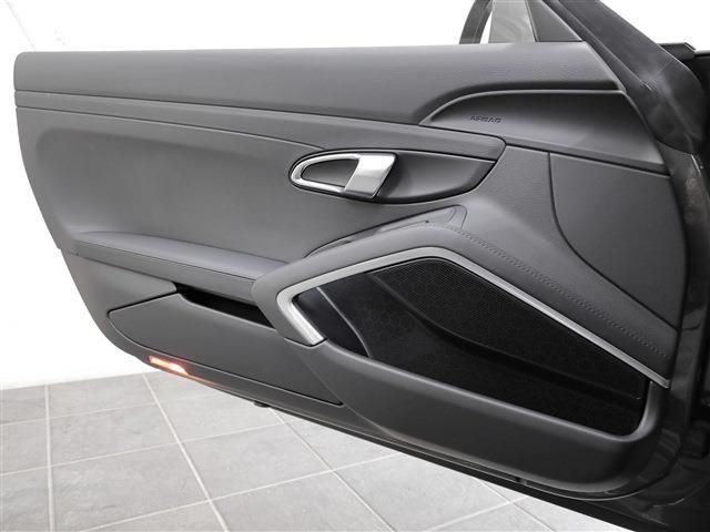 PORSCHE 911 2019 Image 31